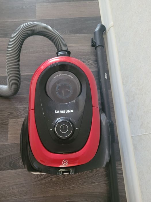 Продам пылесос рабочий на запчасти