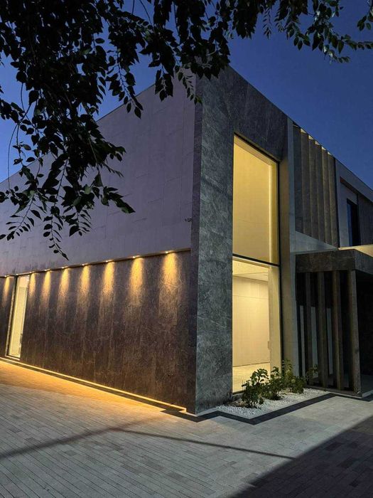 Продам дом с стиле Хай-Тек в центре города