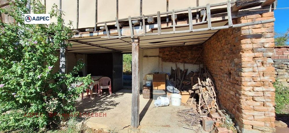 Къща в Ловеч, област-с.Голяма Желязна площ 84 цена 35000