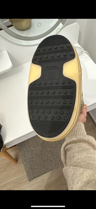 Moon Boot aurii noi