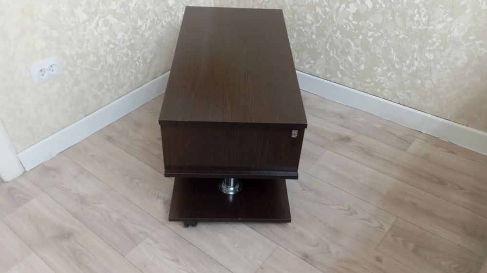 Журнальный столик