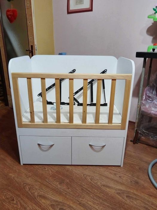 Бебешко легло-кошара.