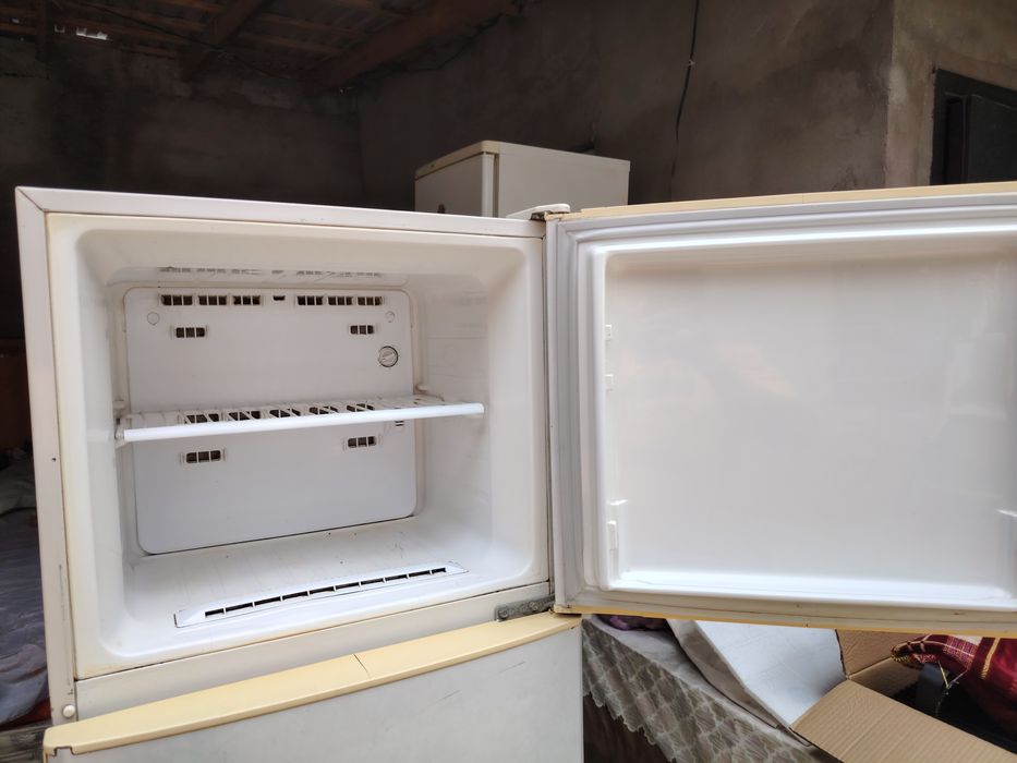 Холодильник для дома в рабочем состоянии