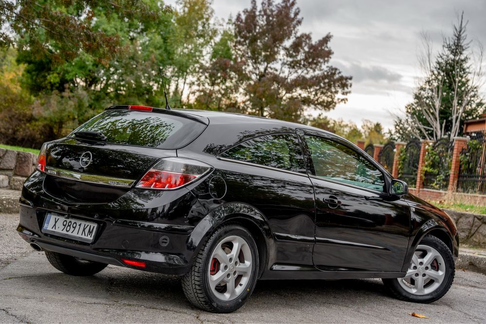 Opel ASTRA H GTC 1.6 turbo