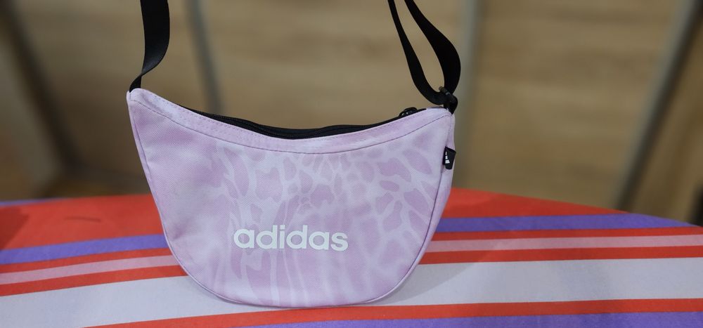 Дамски чанти и раници