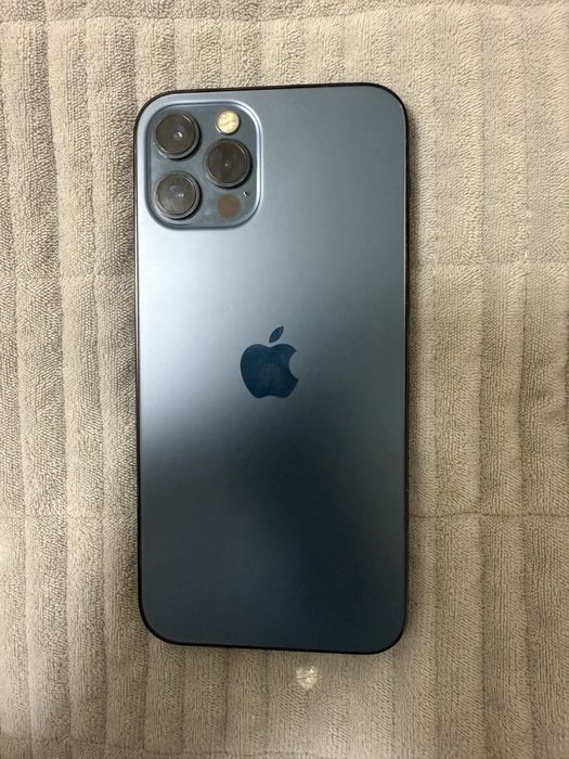 iphone 12 pro в отличном состояние