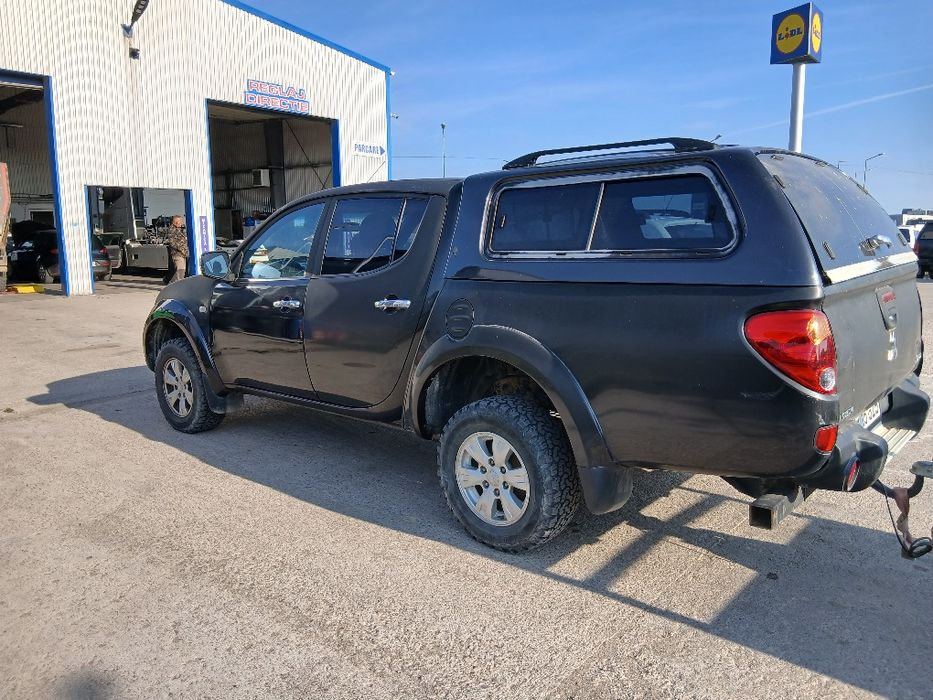 Vând Mitsubishi L200