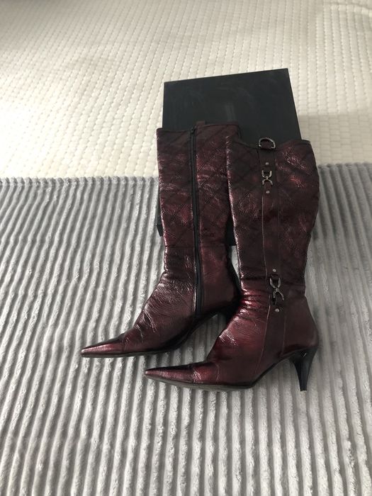 Дамски лачени ботуши