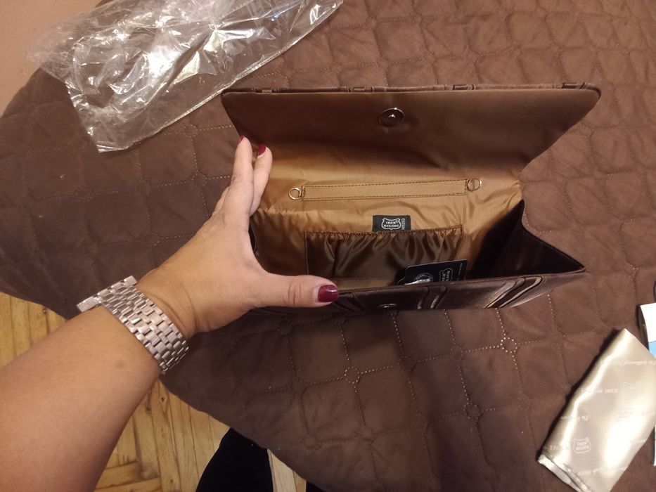 Дамска чанта-клъч