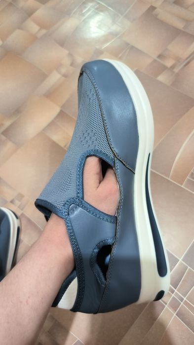 Продам женскую обувь