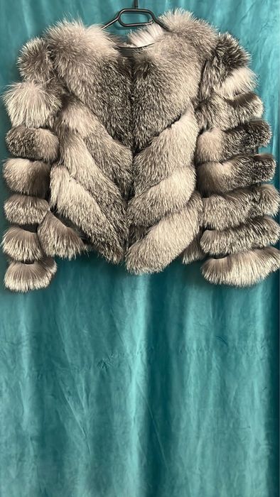 blanita dama din blana naturala de vulpe