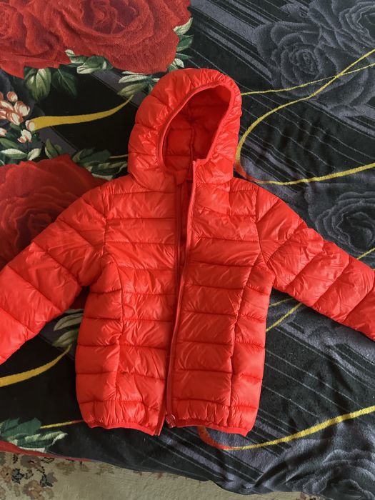 Куртка на мальчика и на девочку.новая .