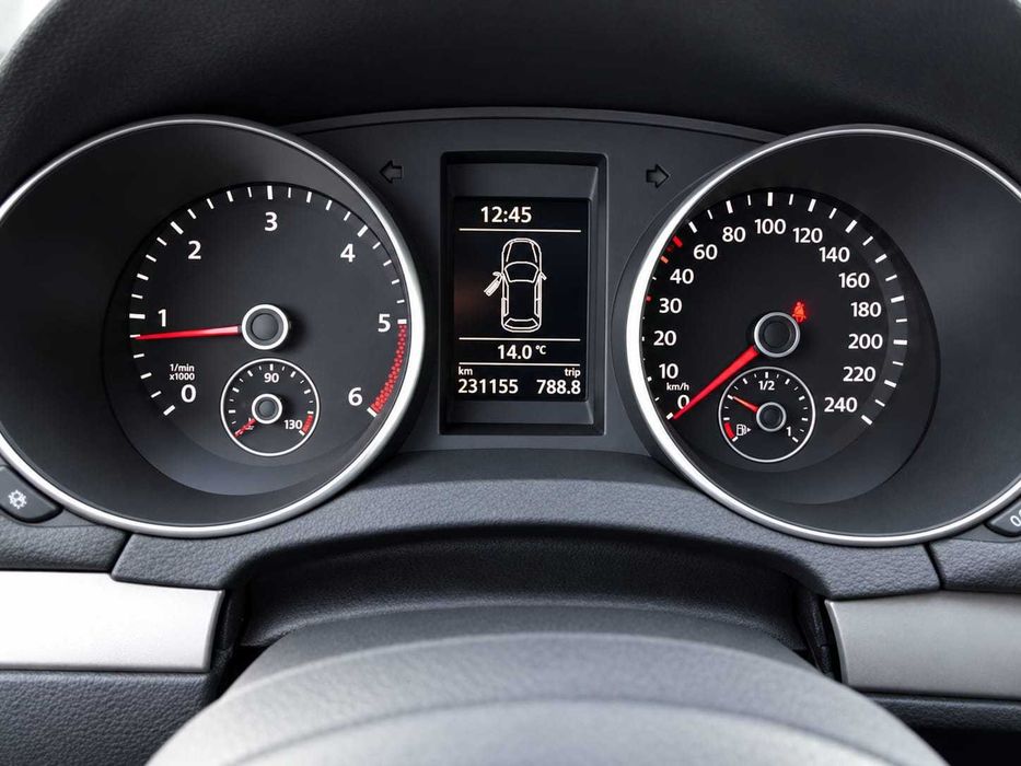 VOLKSWAGEN Golf 2011 — imagine 2