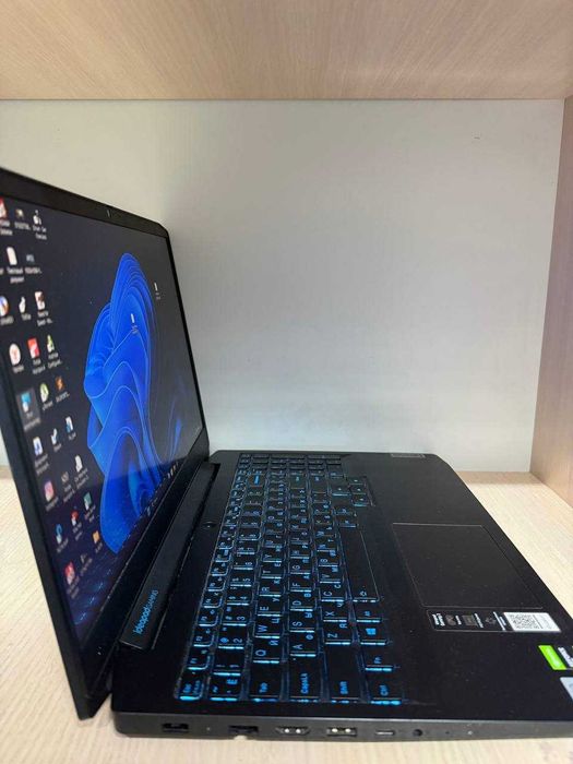 Ноутбук Lenovo i5-10