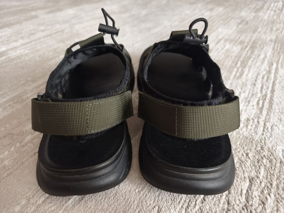 Продам   сандали