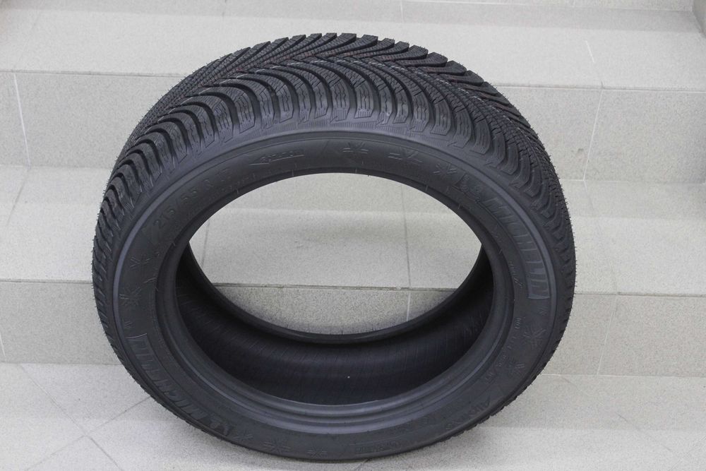 215/55-17 Michelin Alpin 5
