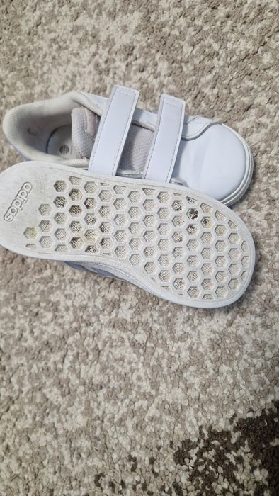 Vand adidas pt copii nr 26
