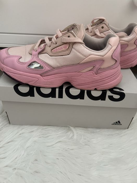 Розови маратонки adidas