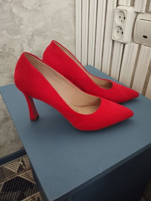 Продам туфли рр 40