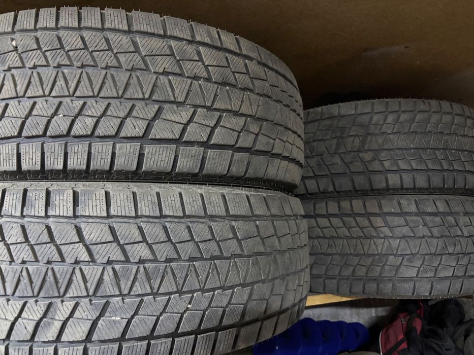 Продам шины на Прадо 265/65/R17 липучка.