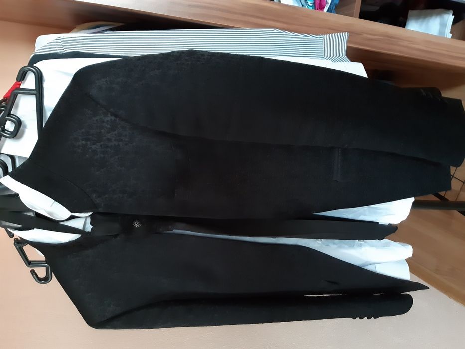 Costum de mire + cămasă cadou