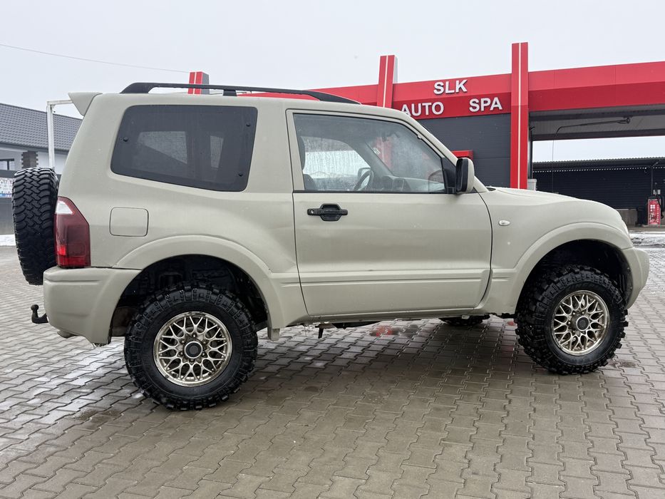 Mitsubishi pajero