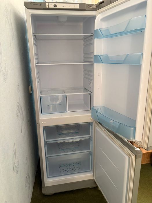 Холодильник Бирюса м133