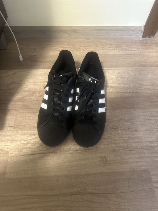 Adidas Superstar