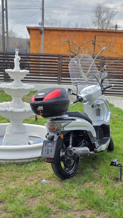 Vând Kymco People 2009