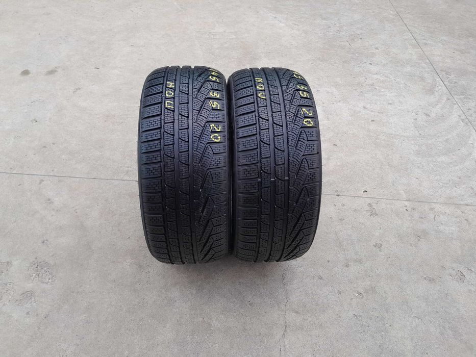 Doua anvelope noi de iarna 245 35 20 pirelli sottozero 2 N0