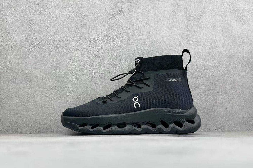 Продавам нови мъжки маратонки On Cloudtilt Hi sneaker black