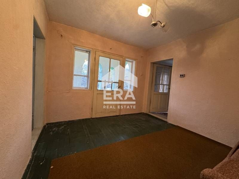 ЕКСКЛУЗИВНО! ЕРА Дръстър предлага за продажба къща с дворно място в се