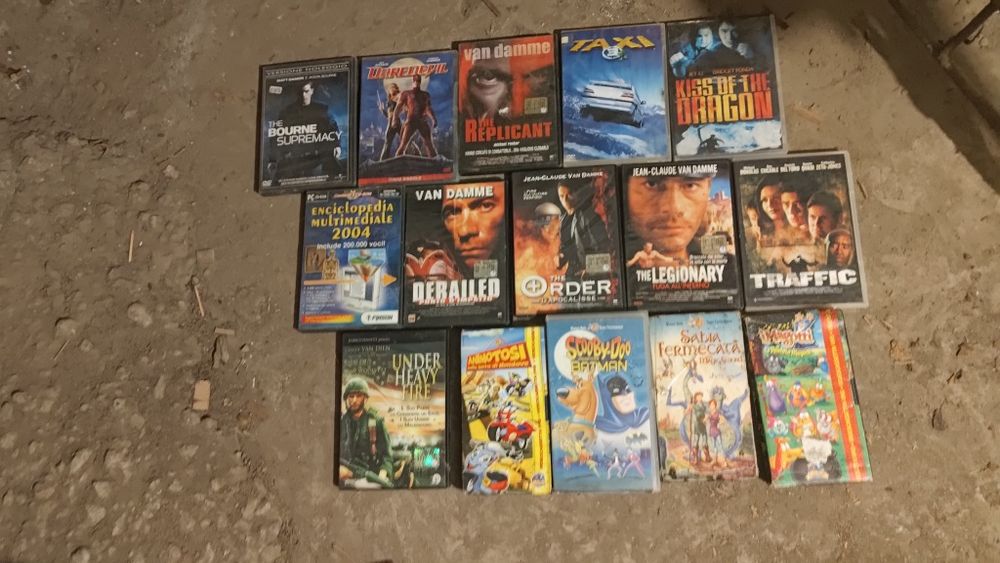 Vând casete video VHS originale