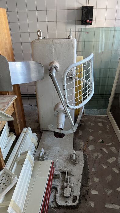 Malaxor panificatie 300 litri + 3 cuve