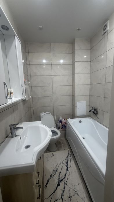 Продается 1 комн.кв 10 мкр , кирп.дом