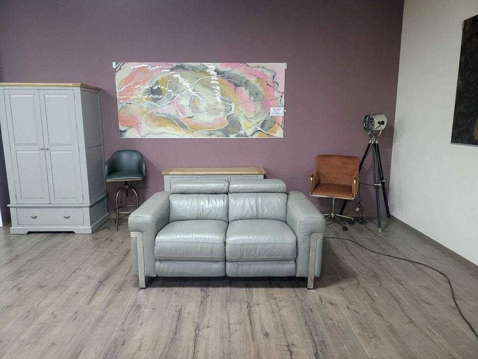 Сив кожен диван двойка Moreno с електрически релаксиращ механизъм