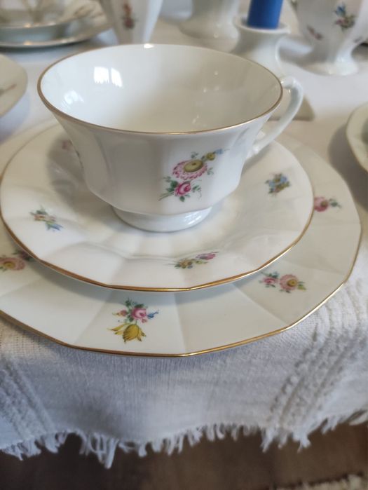 Порцеланов сервиз