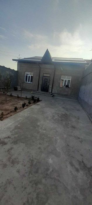 Uy sotiladi Nazarbek pochtada