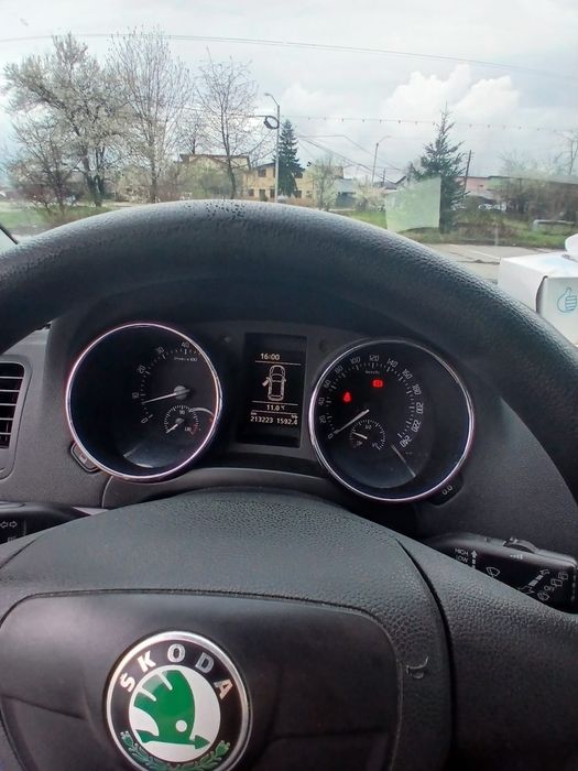 Vând Skoda Yeti 2011
