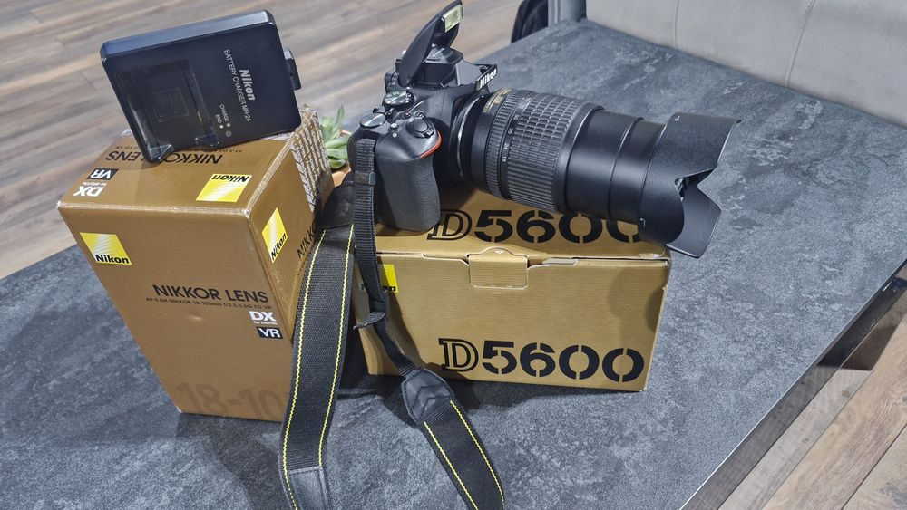 Nikon D5600 + Nikkor AF-S DX 18-105mm