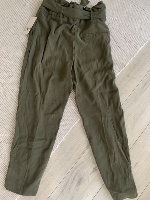 Панталон зелен на Zara