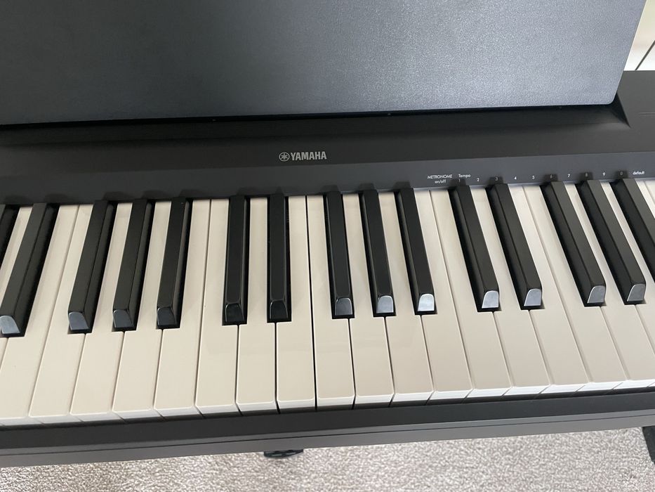 Yamaha P145 пиано