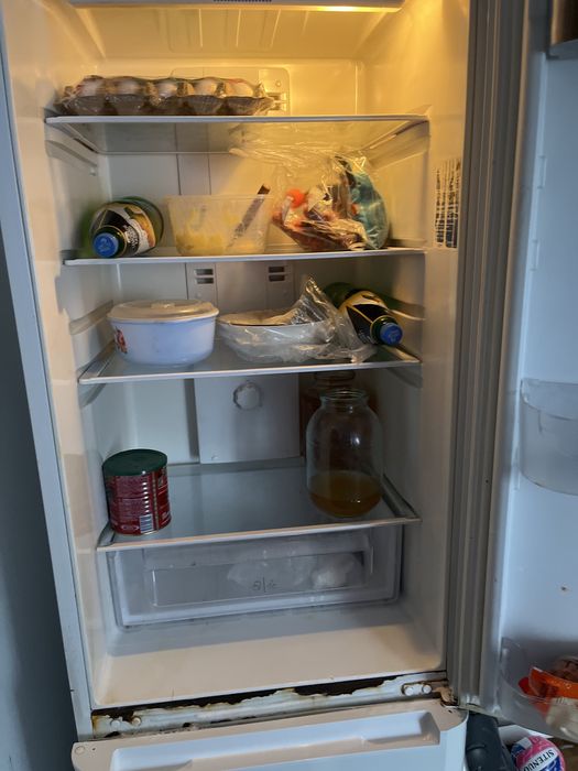 Продам холодильник