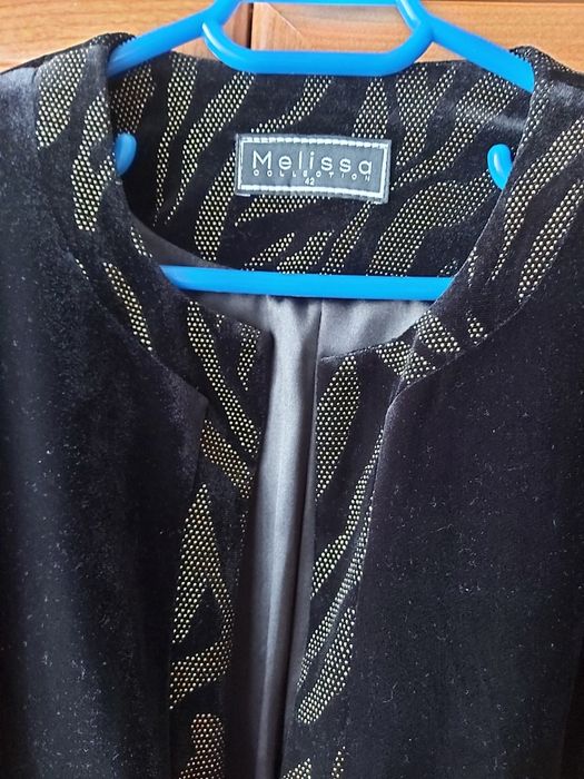 Sacou damă elegant din catifea .