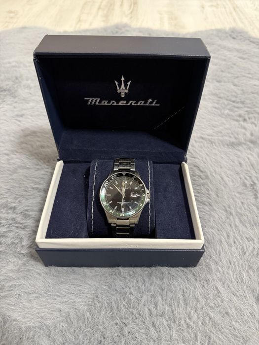 Часовник Maserati Sfida GMT