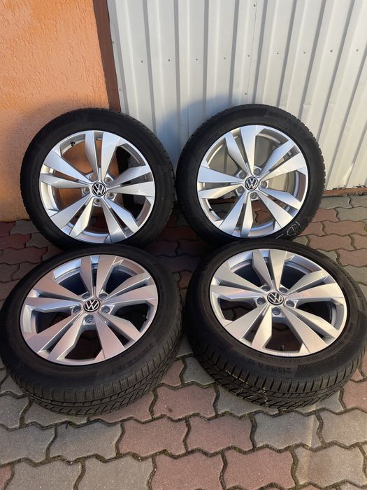 Jante de aluminiu originale VW R18 cu anvelope de iarna