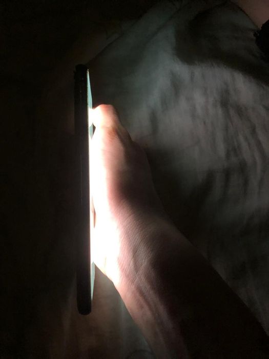 Samsung s10e продам