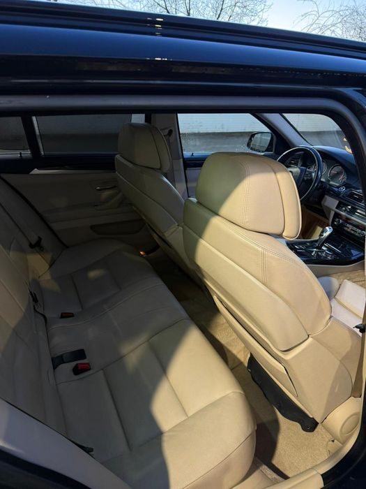 Vand urgent BMW F11 3.0D. Sterea forte Buna.  Are toate dotarile!!!