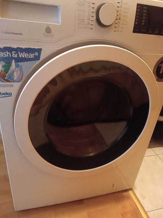 Пералня със сушилня