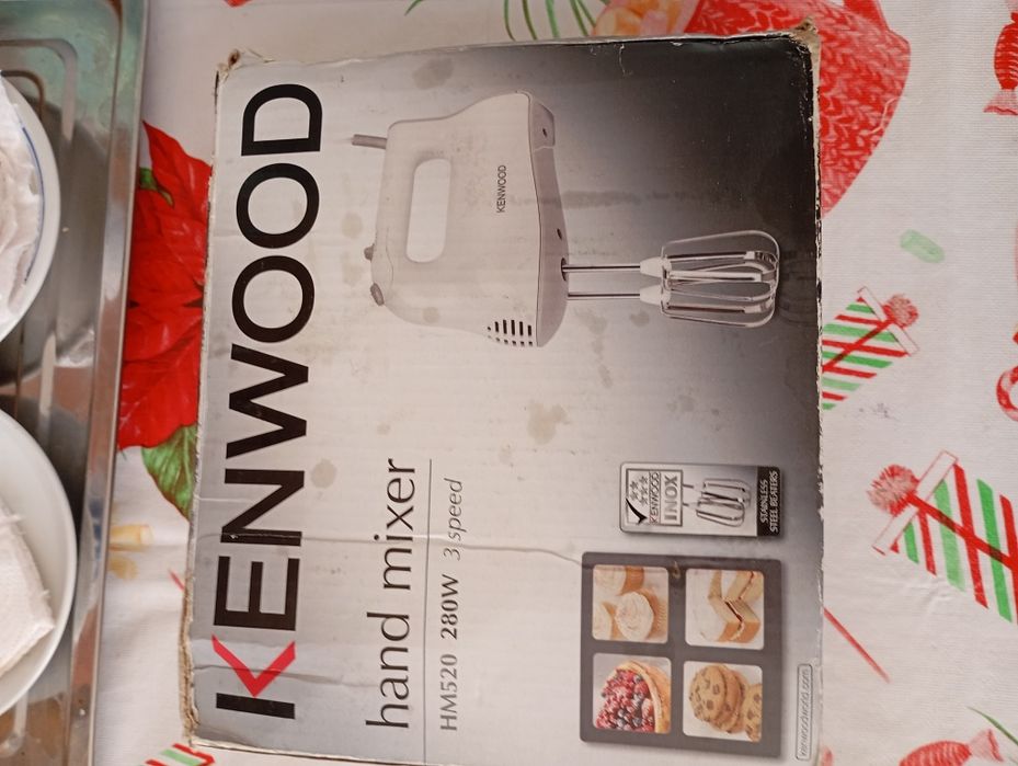 Vând mixer 3 viteze marca Kenwood origine UK.